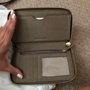 Michael Kors Bags - Michael Kors Jet Set Wallet Michael Kors Bags - Michael Kors Jet Set Wallet
